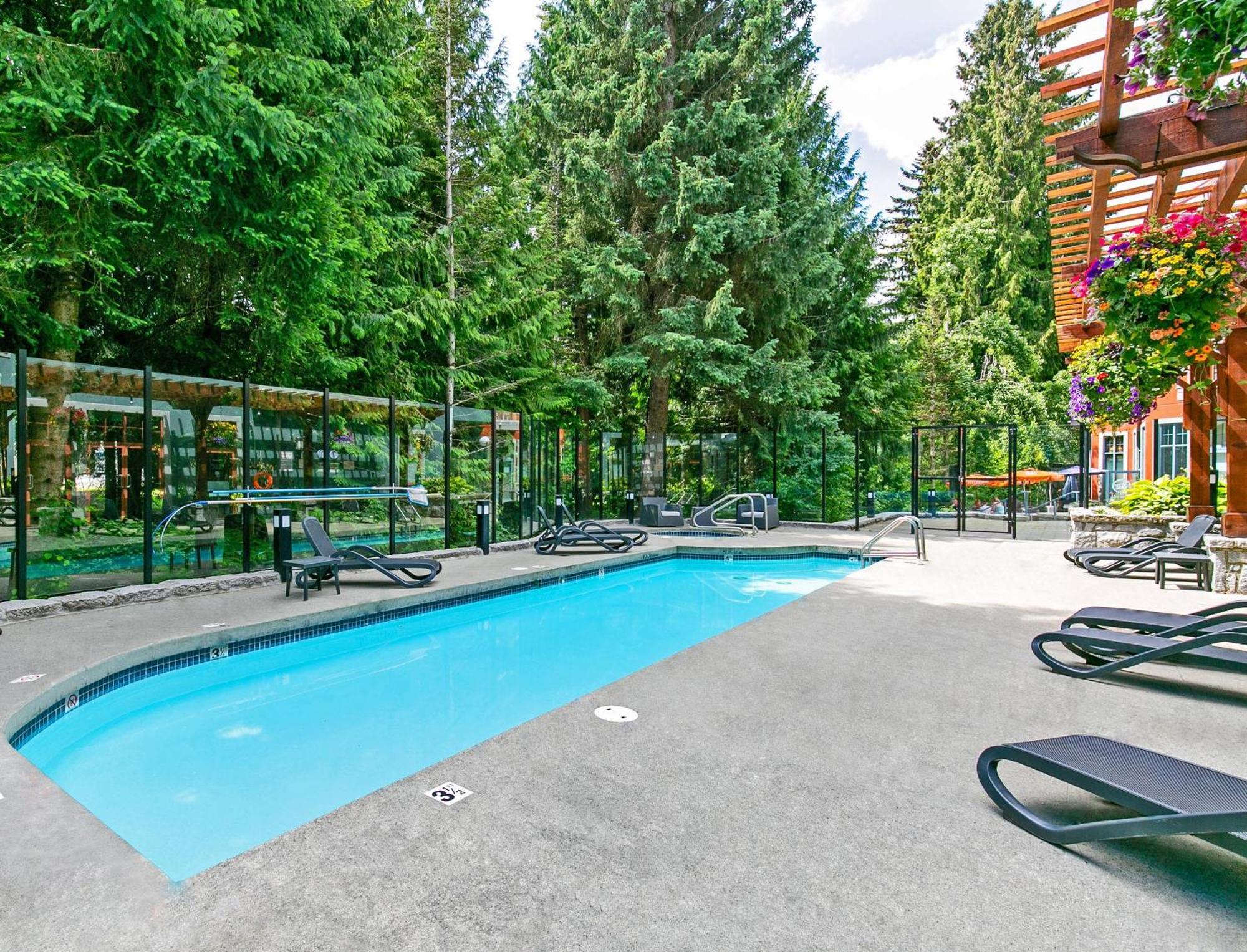 Alpenglow Lodge Sunny Studio With Sitting Area By Mva Whistler Dış mekan fotoğraf
